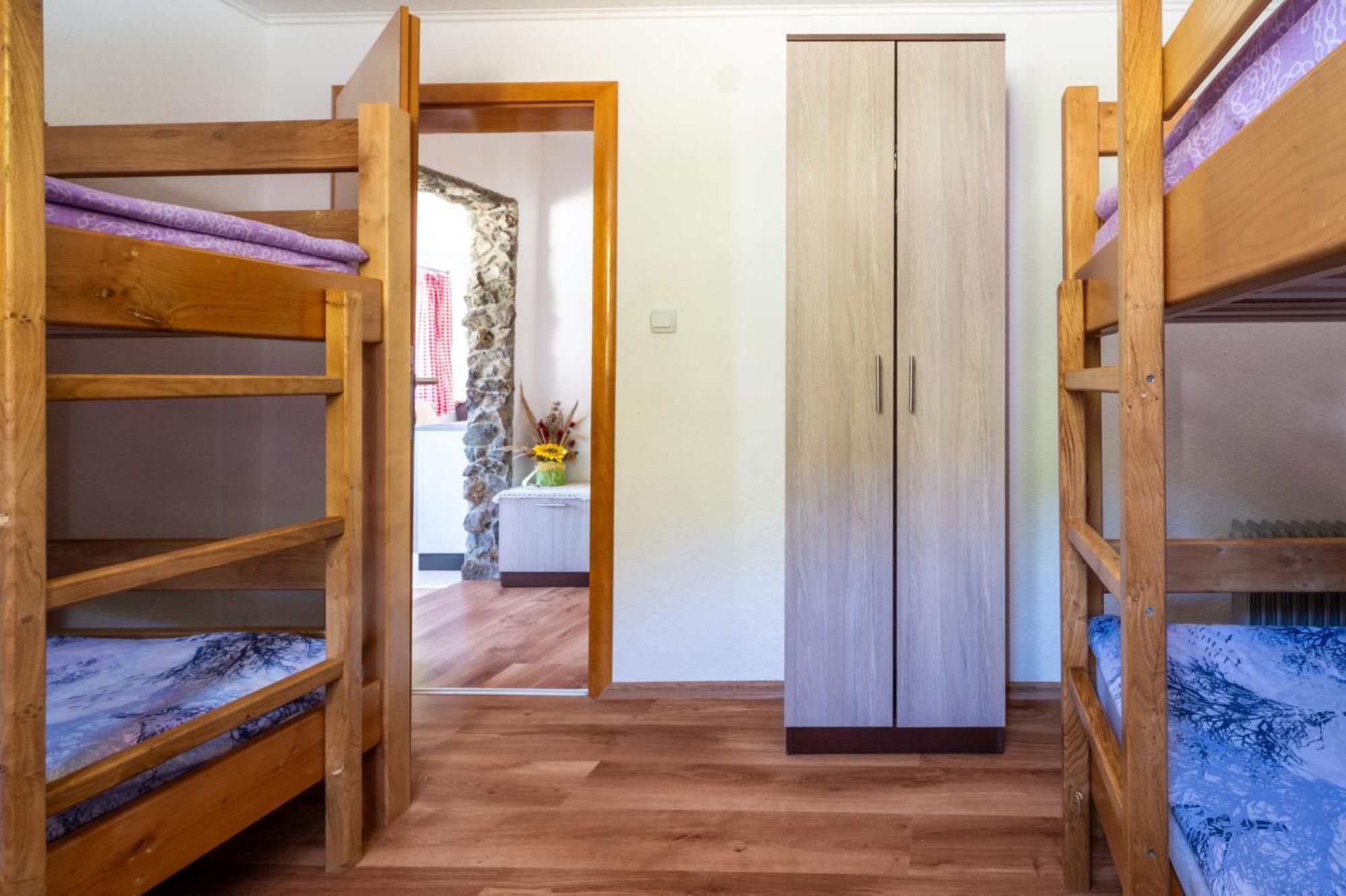 Domacinstvo Na Kraju Svijeta Guest House Sipovo Eksteriør bilde