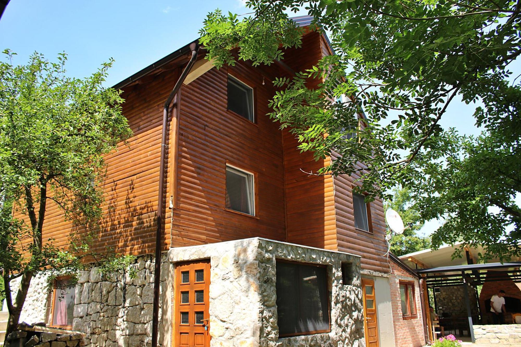 Domacinstvo Na Kraju Svijeta Guest House Sipovo Eksteriør bilde