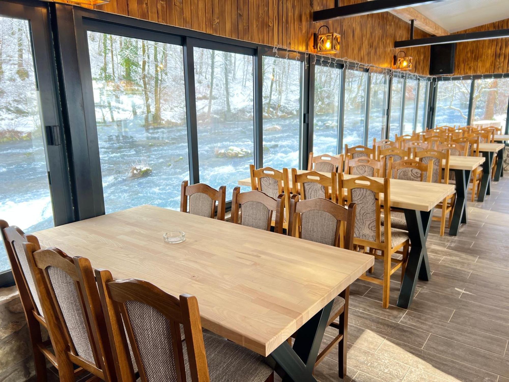 Domacinstvo Na Kraju Svijeta Guest House Sipovo Eksteriør bilde